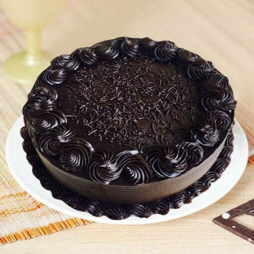 truffly-chocolate-cake-in-round-shape