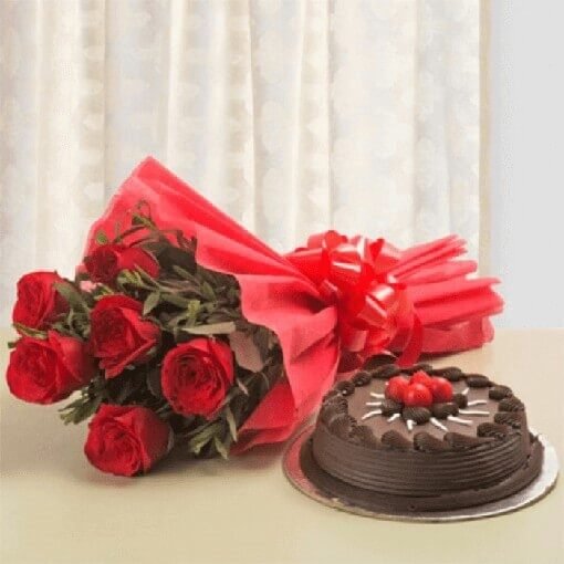 Chocolate Cake With Red Rose